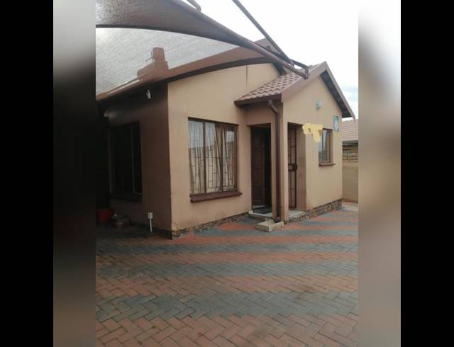 2 BEDROOM HOUSE FOR SALE IN SOSHANGUVE EAST